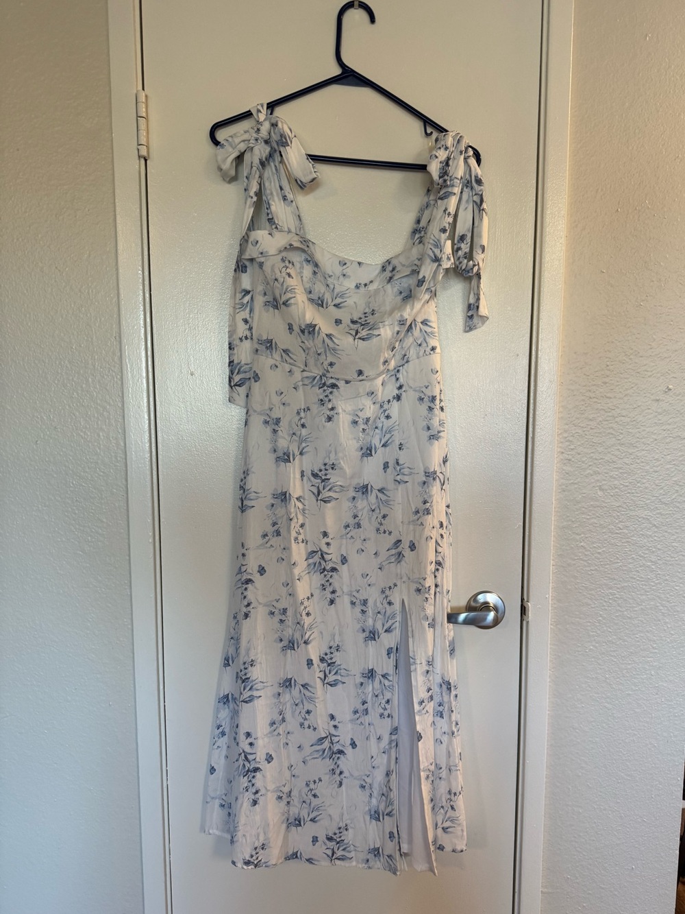 Floral Tie-Shoulder Midi Dress in White and Blue